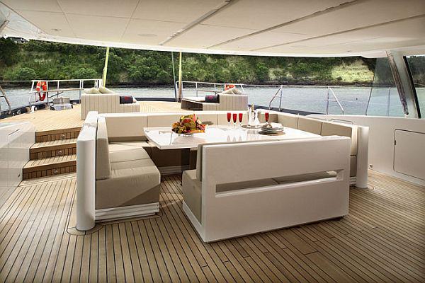 ChabrosMedia's tweet photo. Exterior Yacht Decking. #ChabrosInternationalGroup #Decking #Flooring #Dubai #AbuDhabi #Lebanon http://t.co/yHMgS2T2jx