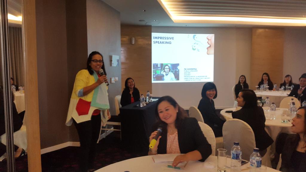 Lnjt sesi 2: "Impressive Speaking" dari Mbak Ita Sembiring seorg public speaker, writer, produser La Indie Movie, etc
