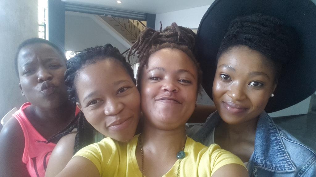 michellegumede's tweet image. About to go to Mayfair/ Fordsburg @Love_Biipsy @SinikiweMqadi @Lita_Zidepa  #indepthproject