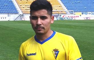 ElBaluarteCadiz's tweet photo. El Cádiz CF presenta al chileno Luis Pavez - http://t.co/i0mcDbsLPK http://t.co/Erz1oUouzH