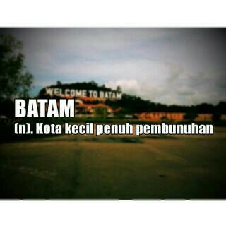mentarii_zhahna's tweet photo. #PrayForBatam #SaveBatam 😢 smga gakdalagi kejadian yg tdk diingkanyah😭&smga plakunya cpttrtngkapyah😭 amiinn. http://t.co/wz5TeDx8CF