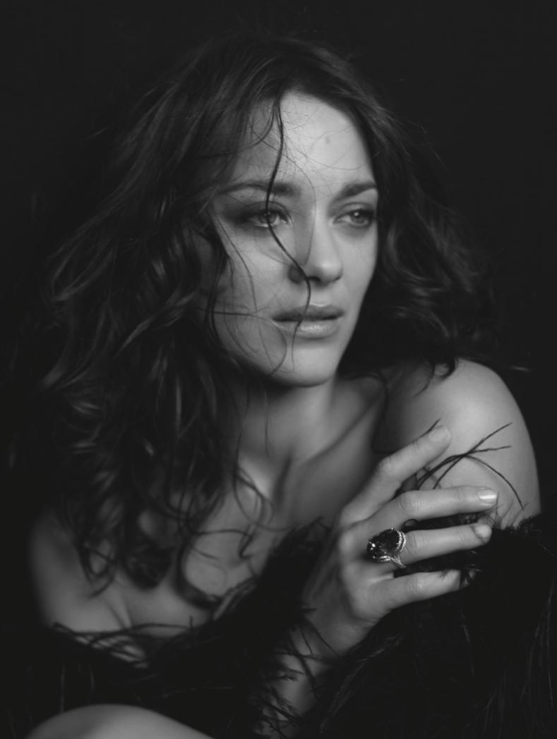 Happy birthday, Marion Cotillard. World\s Greatest Actress Who Isn\t Meryl Streep. PS. She\s a showstopper in MACBETH 