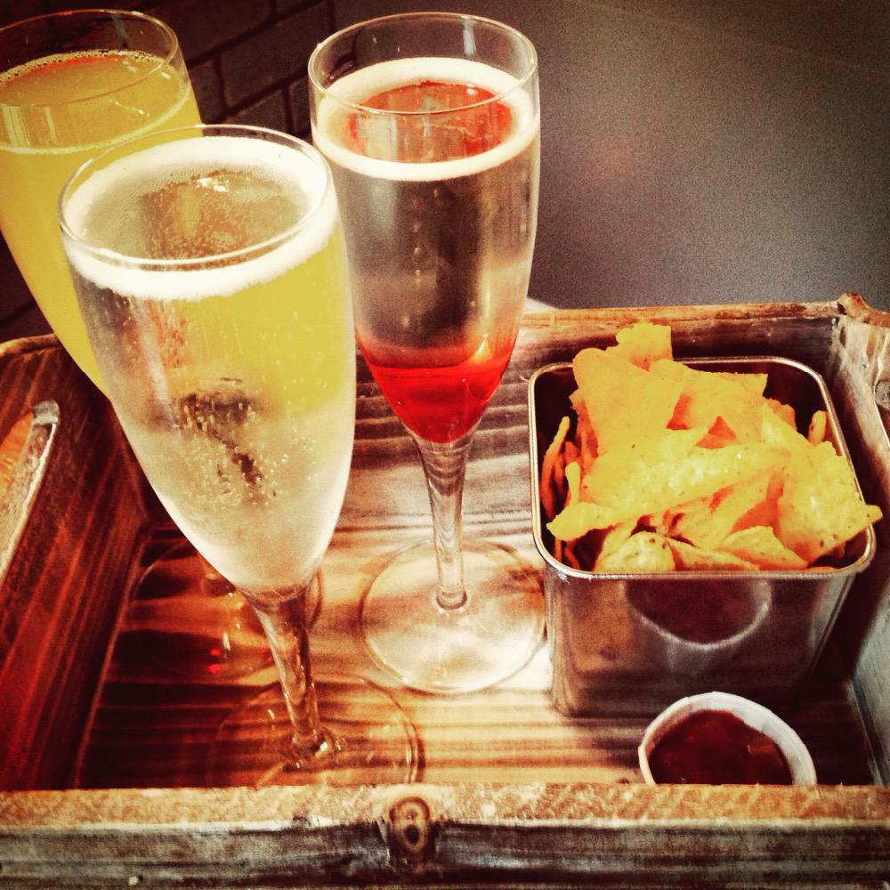 Unit_Bar's tweet image. Prosecco Taster Tray..!
x3 Prosecco cocktails served with chips &amp;amp; dip. 
Available from 1pm today 
#unitbar #carlisle