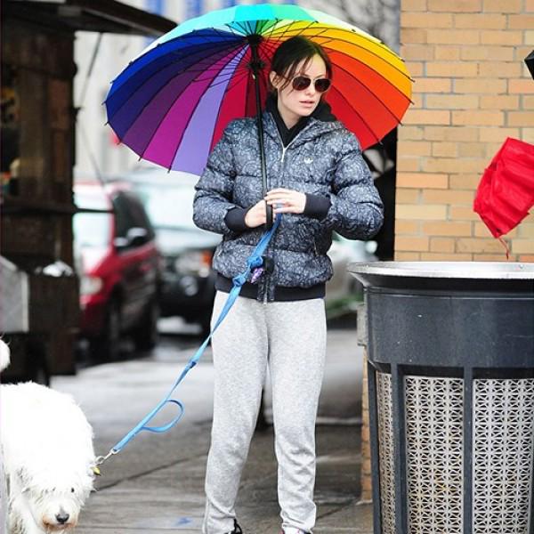 Bu tweeti bugün saat 17:30'a kadar RT yap, Rengarenk Gökkuşağı Şemsiye kazanma şansı yakala! hgy.me/GokkusagiSemsi…