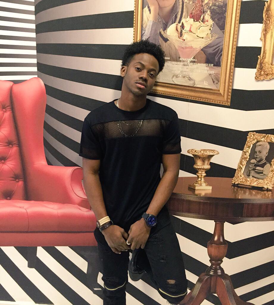 koredebello's tweet photo. I am no longer a child 
Bear bear don show 
Junior don grow 🎤
( http://t.co/ORdFzbM1gv ) #SomebodyGreat http://t.co/Tzq5J3vHXL