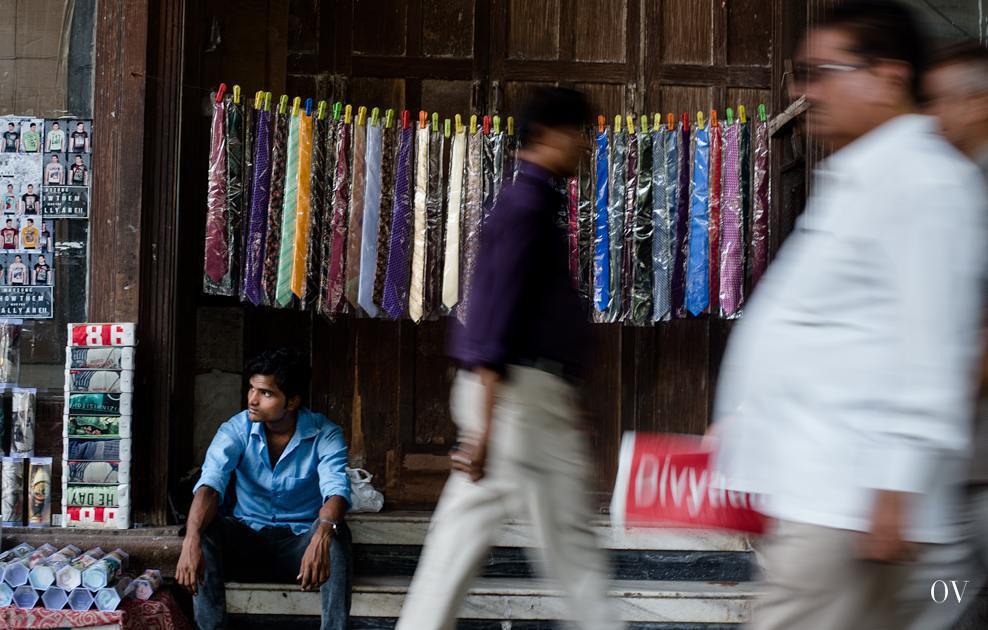 oscarvarghese's tweet photo. A vendor waiting to sell his #wares #mumbai #_soi #soiwalks #india 
#ovp http://t.co/LIZoUyPNZR http://t.co/HFq29oMLNZ