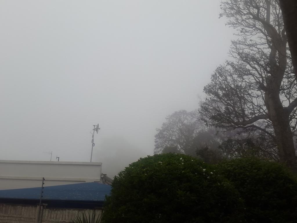 kezza9821's tweet photo. @i_trafficKZN mist has moved in swiftly in kloof. Becaeful when driving http://t.co/aZaVR4CK3B