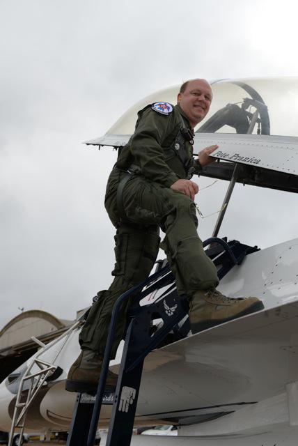FanDuelSNBraves's tweet photo. Our very own @PetePranica had the rare opportunity to mount up w/ the @AFThunderbirds. Check out some of his pics! http://t.co/ROuQftpf1I