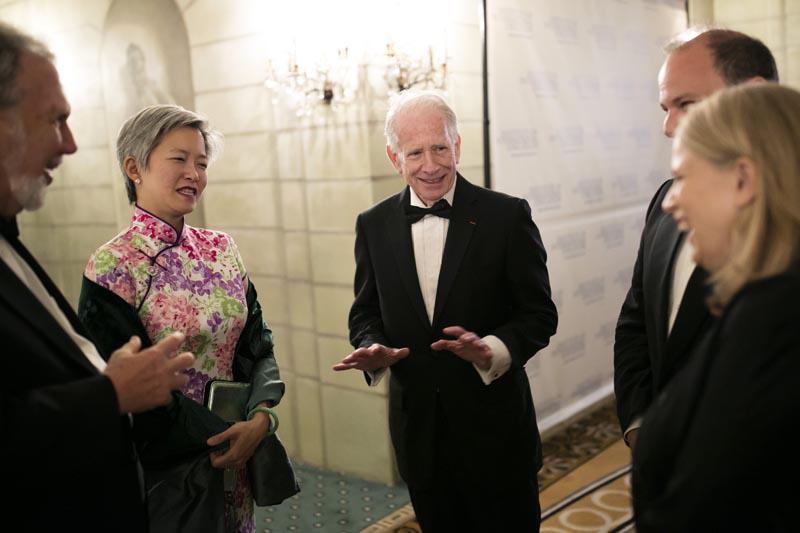 CarryCamera's tweet image. The new Canon 35mm 1.4 is a really fantastic lens for candids