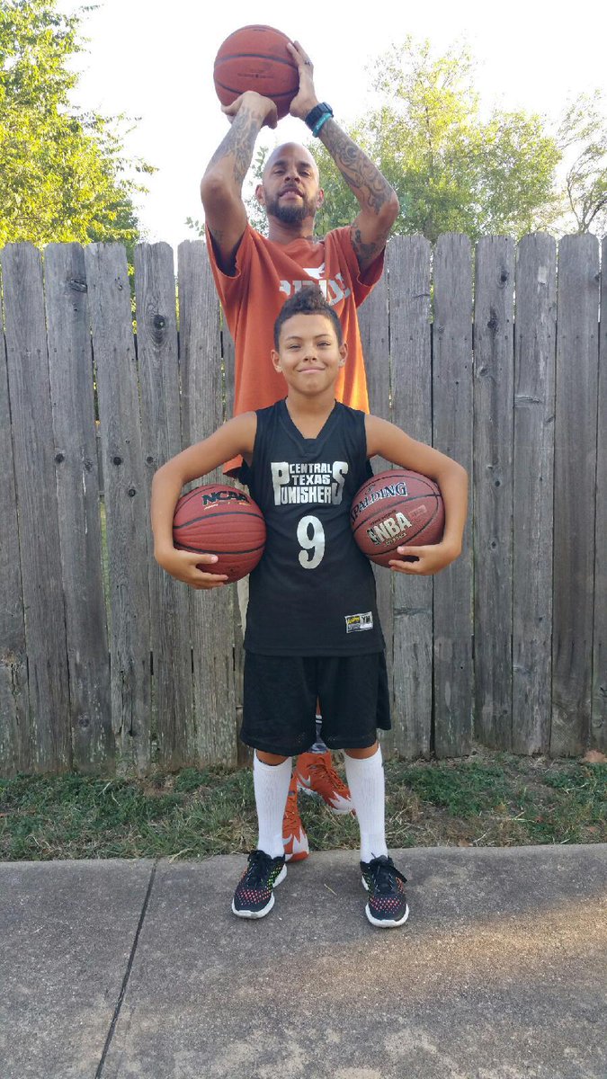 brett_frerichs's tweet image. Brian Wilkins helped RTHS upset ranked Cent. and Danville in 83' Reg. scoring 30 pts. as a SOPH.  One of Rths Greats!