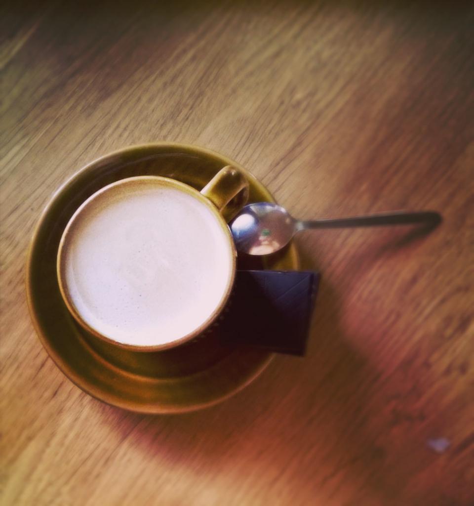 OfficialStoun's tweet photo. Miluju odpolední kafe 🍵 #coffee #Stoun #vlog #YouTube #afternoon 🕑 http://t.co/2jOCUJ04jf