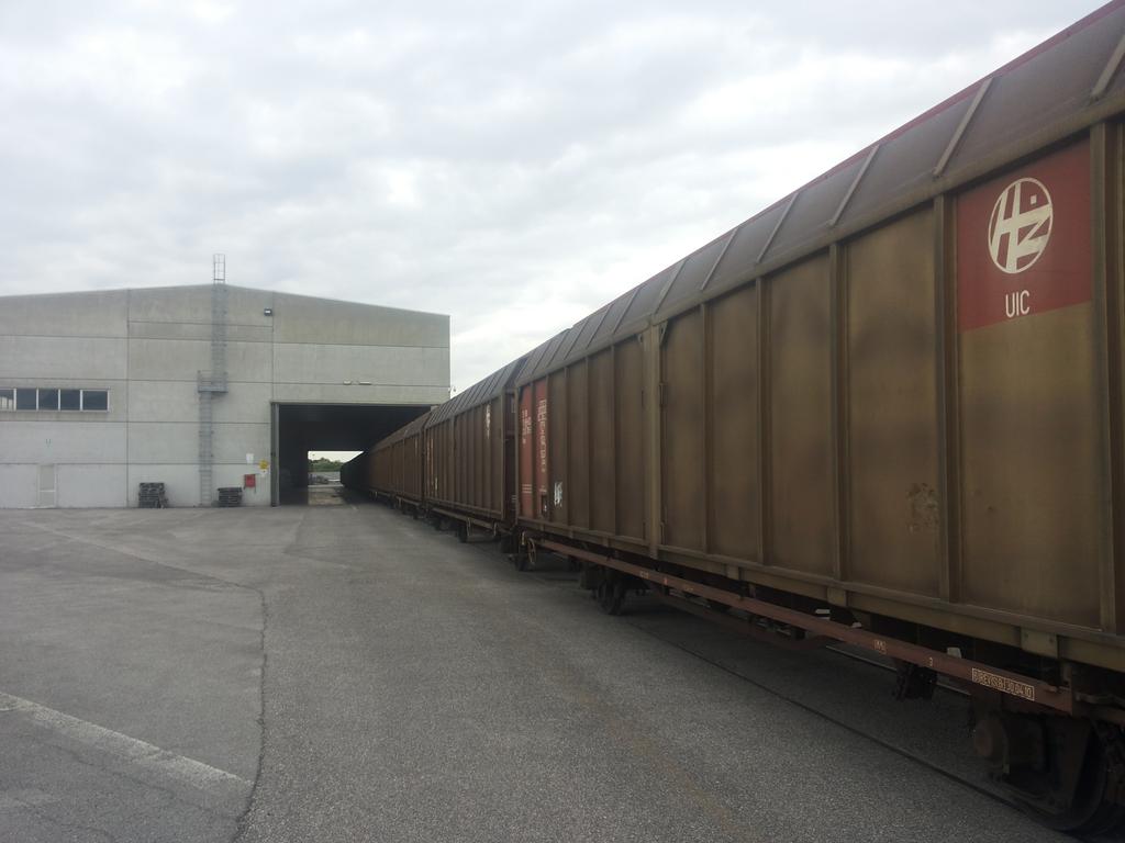 aberemliysky's tweet photo. #Interreg25 project #TIP #SDAG - intermodal transport terminal btw #Italy and #Slovenia 4 sustainable transport http://t.co/bulWgsu6Zq