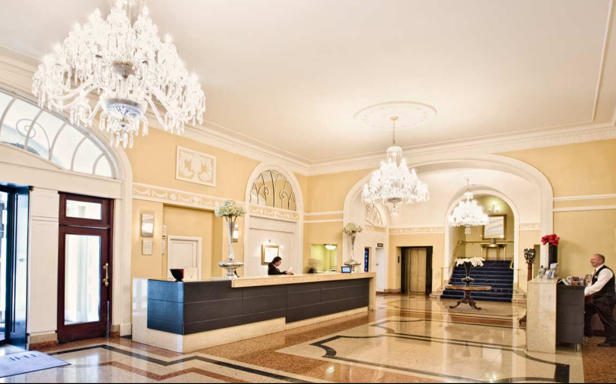 Jobbio's tweet photo. Hey Night Owls 🌛 ✨ @greshamhotel are hiring a General Operative to work Nights https://t.co/HTbFgG9iu8 #jobfairy http://t.co/siD7G1Hx7q