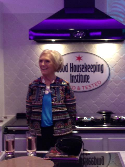 GHDiningRoom's tweet photo. Mary Berry joined us last night ahead of the @BritishBakeOff semi-finals! #MaryBerry #GBBO #GoodHousekeeping http://t.co/XM6UhHcfyn