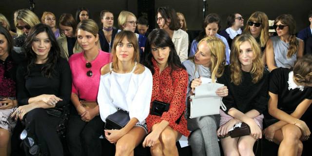 hugonsousa's tweet photo. LONDON FASHION WEEK TRENDS | http://t.co/y3HMa1YjGz
#londonfashionweek #decorandstyle @Burberry http://t.co/uTq36WopPd