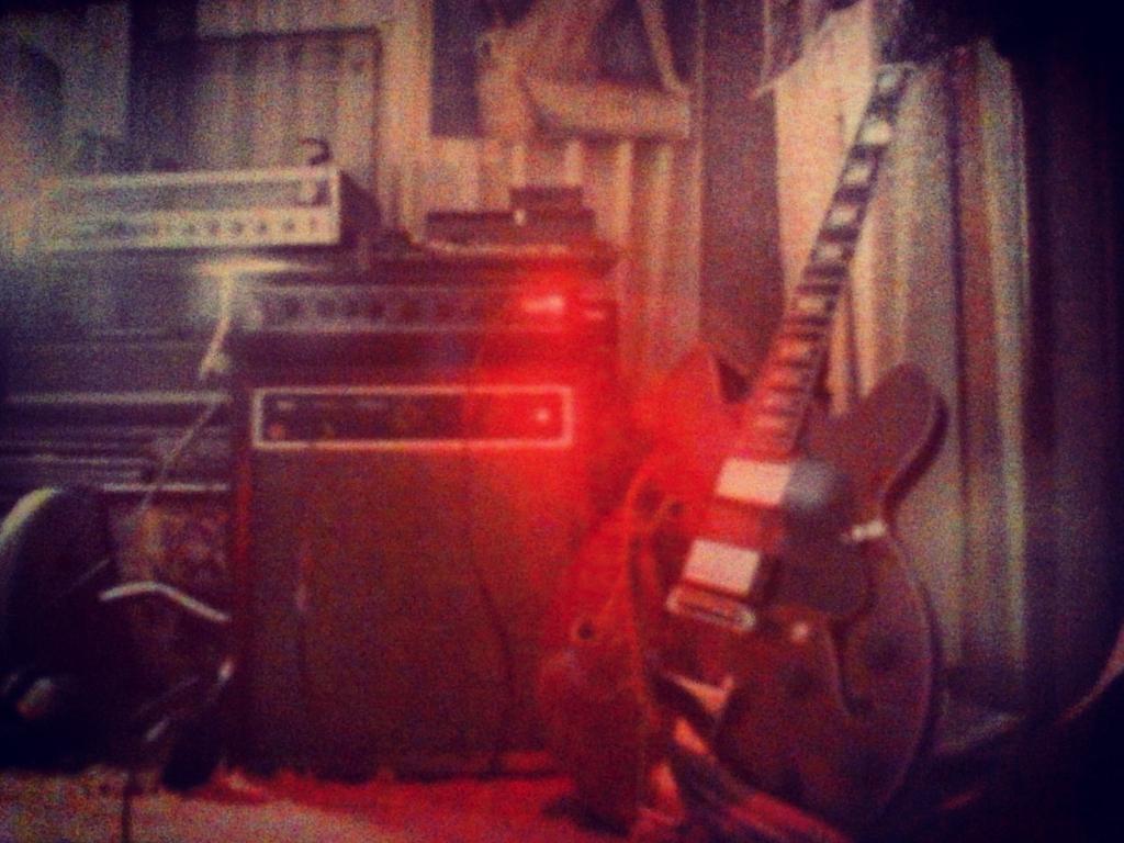 BubbyBigfoot's tweet photo. Circa 1980, time exposure. Global #guitar Sears #bass #amp #reverbtank #CherylTiegs #poster #6string #8track #vinyl http://t.co/yFf9tUT2Vr
