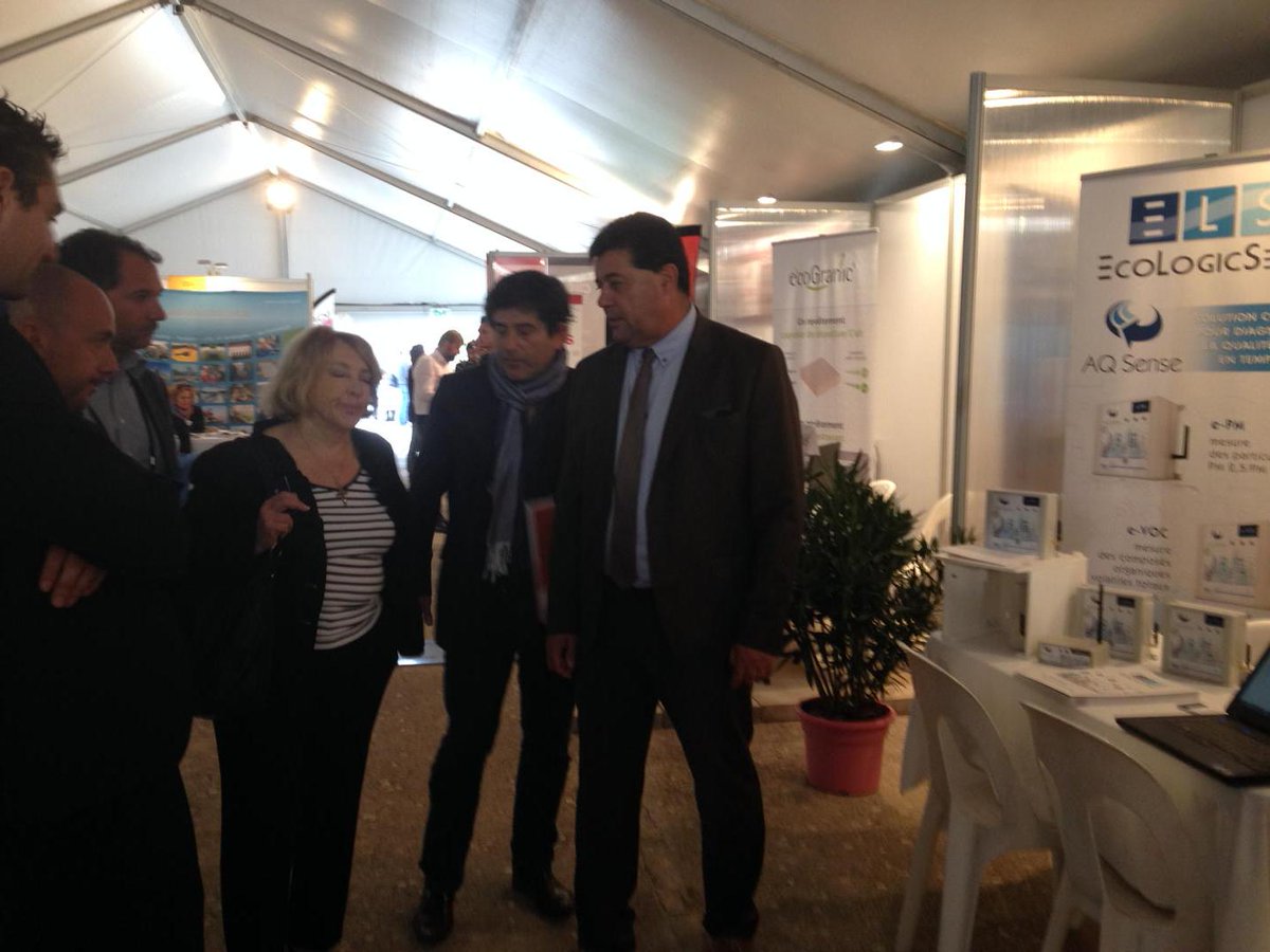 polerisques's tweet photo. Visite du stand @ecologicsense sur @Envirorisk2015 avec @TechnopolArbois http://t.co/PLcI6WzfVv