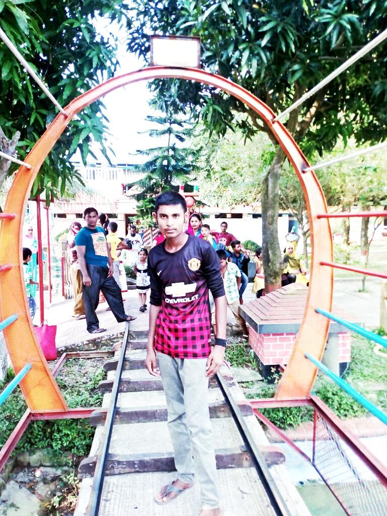 MdObayet's tweet photo. DIM HOLI DAY PARK http://t.co/GmSjlMvUl1