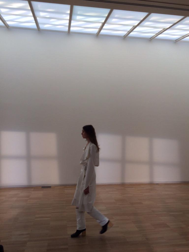 INFAS_FN's tweet image. 【パリコレ取材】ユニクロとのコラボで話題の「ルメール」のコレクション。毎回優雅な気持ちにさせてくれます。#PFW #LEMAIRE