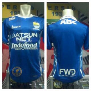 PersibOfficial's tweet photo. 100 ribu aja Jersey Persib " Edisi Piala Presiden" + nameset nambah 45 rb #ModalSemifinal CP:088218613440/320D5FD0 http://t.co/04JspptfLg