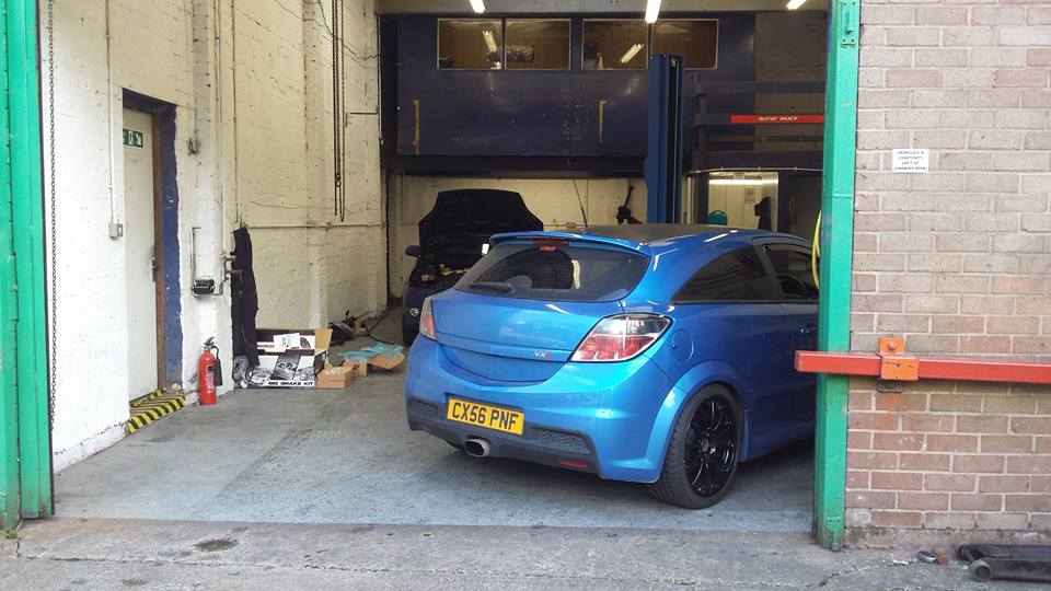 sg_autotech's tweet photo. #astra #vxr in for k sport brakes #brakes #ksport #turbo #vauxhall http://t.co/wsTicBDNg6