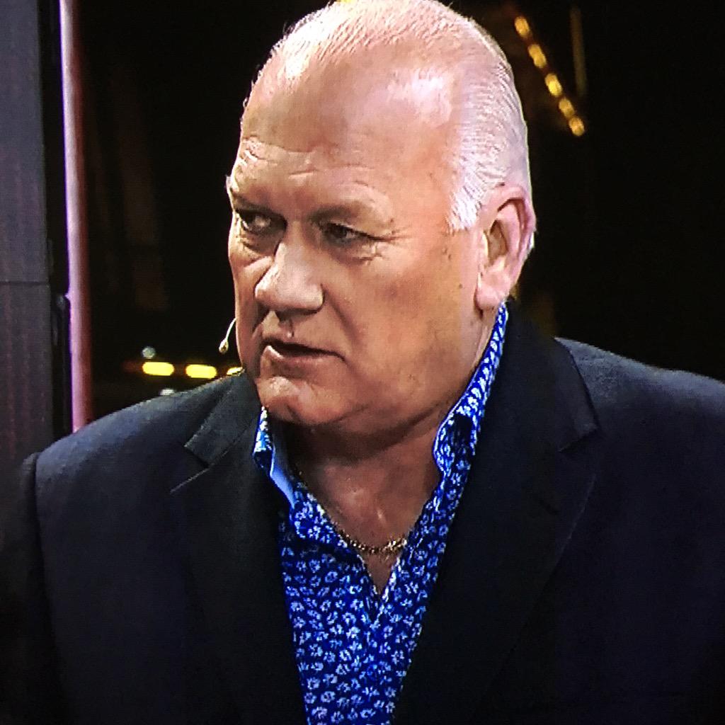 paulcochrane's tweet image. Is Sellers off to a 70&apos;s disco after tonight&apos;s #AFL360 #FunkyShirt #GoldChain