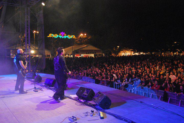 criptaband's tweet image. En el concierto que dimos junto a Banzai y @conmora en Aluche... Hasta la bandera!