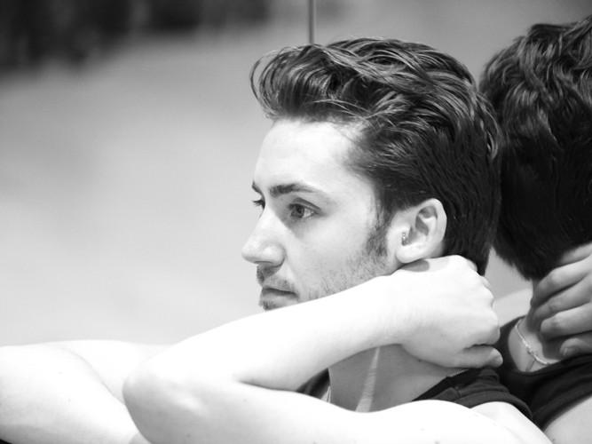 WhatsOnStage's tweet photo. Happy 30th birthday to @DrewMcOnie whose current shows include In The Heights, Hairspray and Jekyll and Hyde. #Busy http://t.co/QjZMSBnLbP