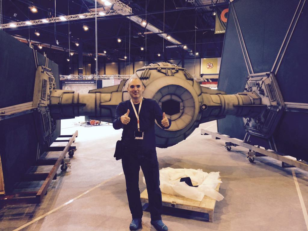 Supervisor345's tweet photo. En el set de rodaje del Episodio VIII, como se os queda el cuerpo? #postureomodeon http://t.co/71HV3Kqfpm