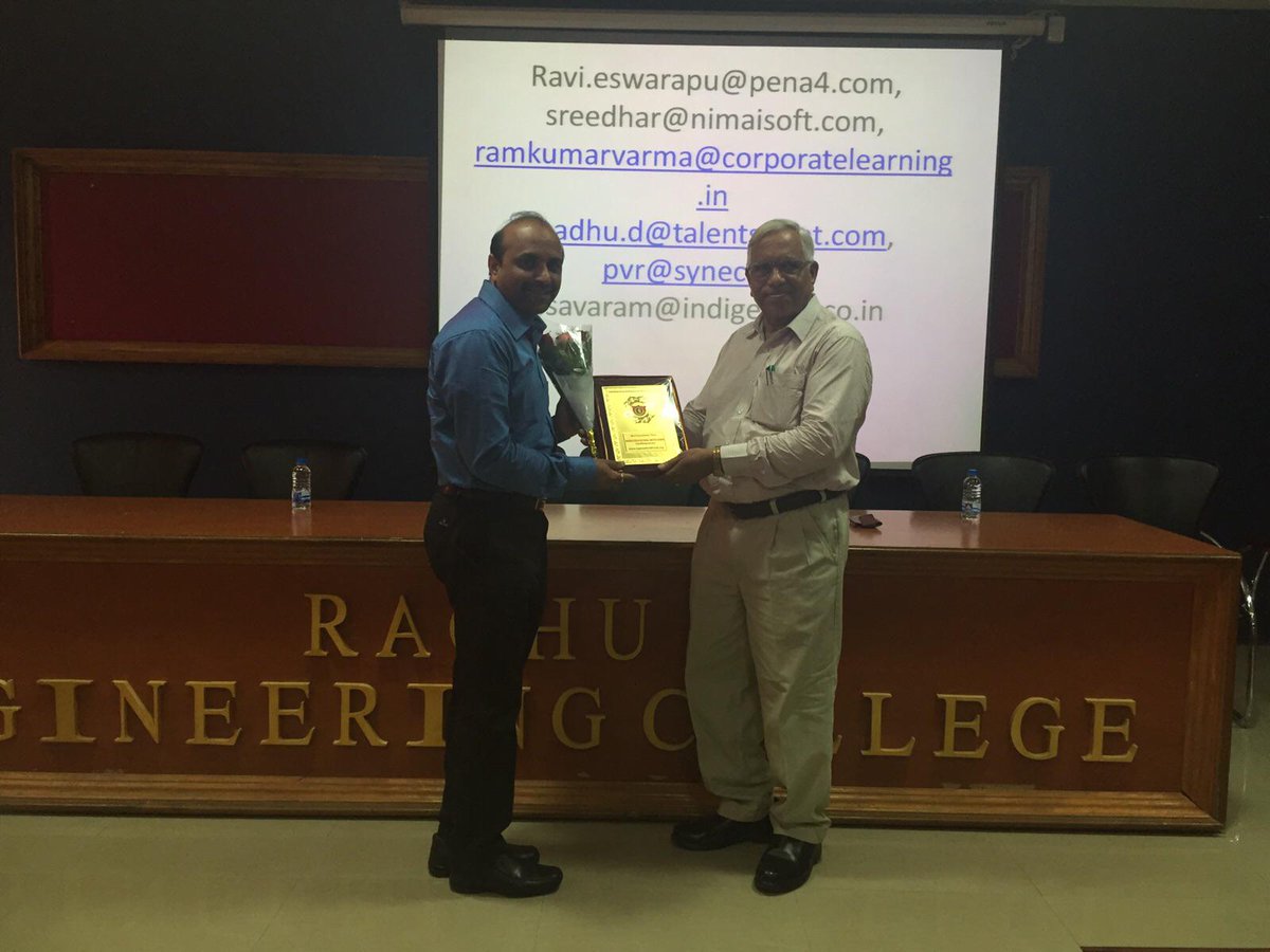 VizagIT's tweet photo. some more pics of Enterpreneurship workshop http://t.co/I7eGYU1qc0