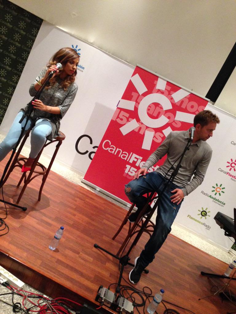 ertrivi69's tweet photo. Preparados? @KikoyShara están en ello! @canalfiesta Vamos! http://t.co/jjhv07ANpL