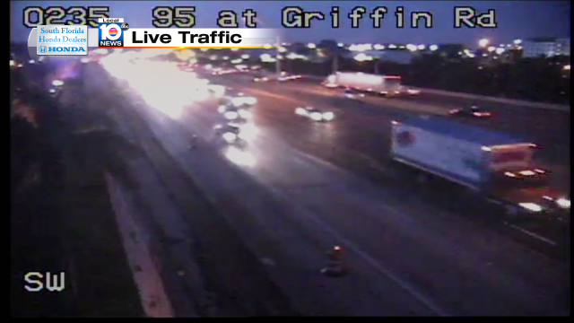 Broken down car on I-95 NB and Griffin Rd #TRAFFIC #MIAMI http://t.co/UeqGkhJpPp
