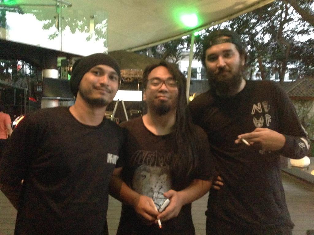 Sesaat lagi kami akan interview <a href="/BesokBubarMusic/">Besok Bubar | Band</a> mengenai persiapanya manggung di #UrbanGigsShowcase di @RSCafeINA