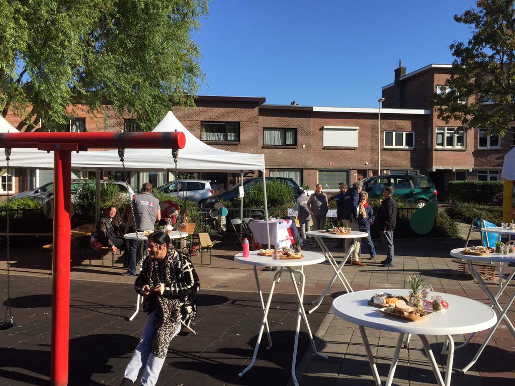 Officiële oplevering v t renovatieproject gaat zo beginnen.Alle stakeholders zijn aanwezig <a href="/Mitros/">covin joseph</a> <a href="/GemeenteUtrecht/">Gemeente Utrecht</a>