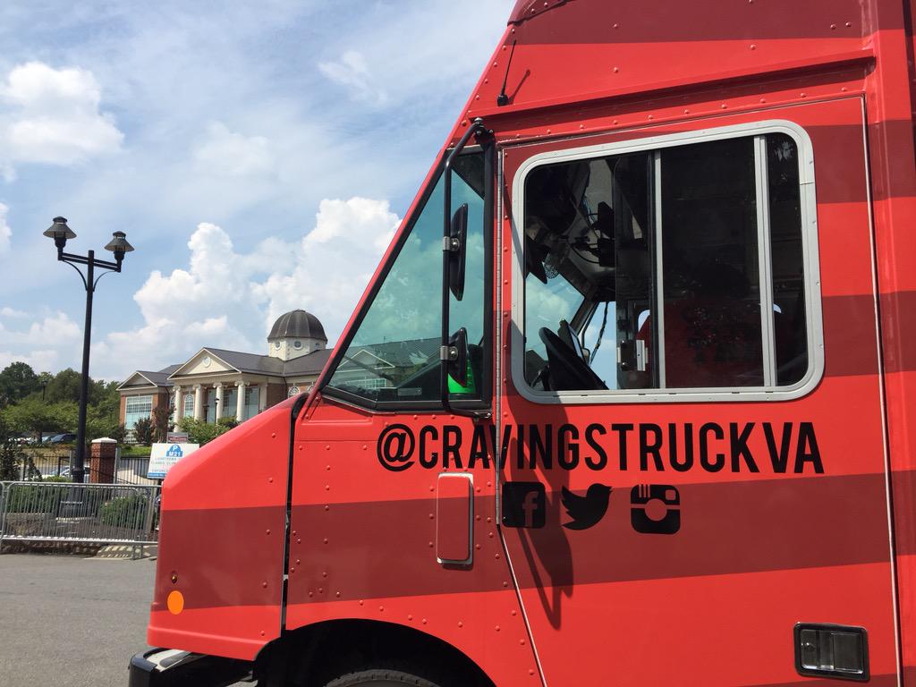cravingstruckva's tweet photo. The sun is out! And so are we: At Williams Stadium 11-1pm and then between Vines and DeMoss until 3pm! #FancyMac http://t.co/bXzcENgLU8