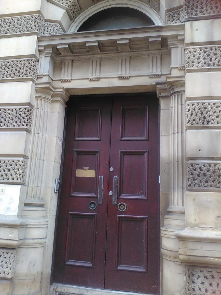 HelSingleton's tweet image. Bradford doors #grandarchitecture 
Lunchtime walk soon
@BuildingPervert