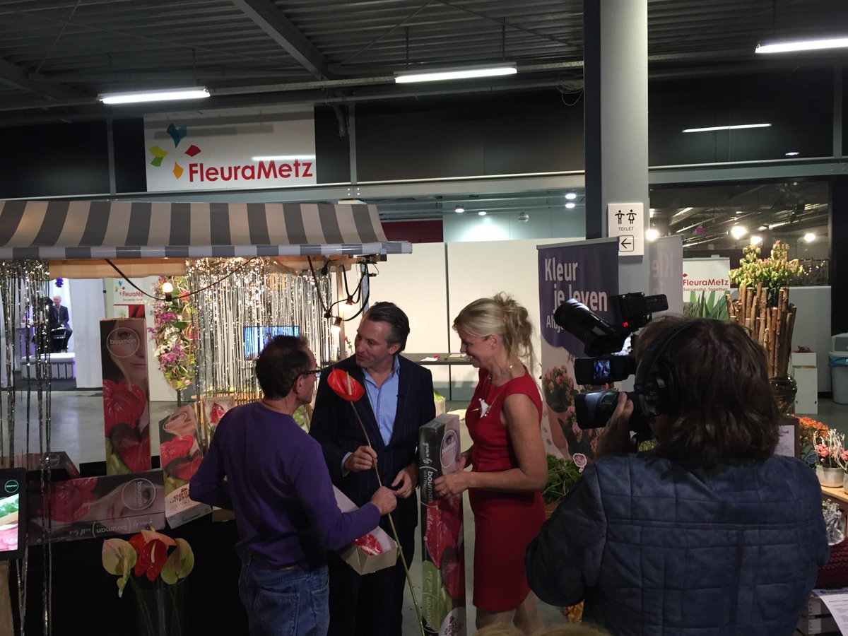 AnthuraBV's tweet image. Werken met anthuriums erg easy! #EASYunPACK groot succes bij #Floralparty in de @Pyramide_CC  @RobVerlinden