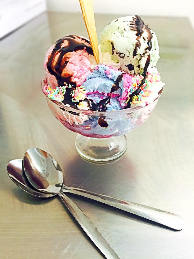 BlueGlacier_'s tweet photo. Mint chocolate,bubblegum and candyfloss @KellysCornwall ice cream, more available!  54 Southside Street @PlymBarbican http://t.co/Yv1Eoby1j6