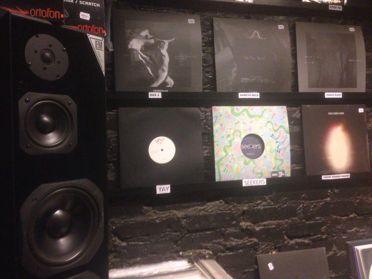 YayEvent's tweet photo. #YAY.002..#vinyl #smallblackdots #TitontonDuvante #Ep #Persevere #techno #housemusic #Decks #Juno.. http://t.co/so9PEXpUG2