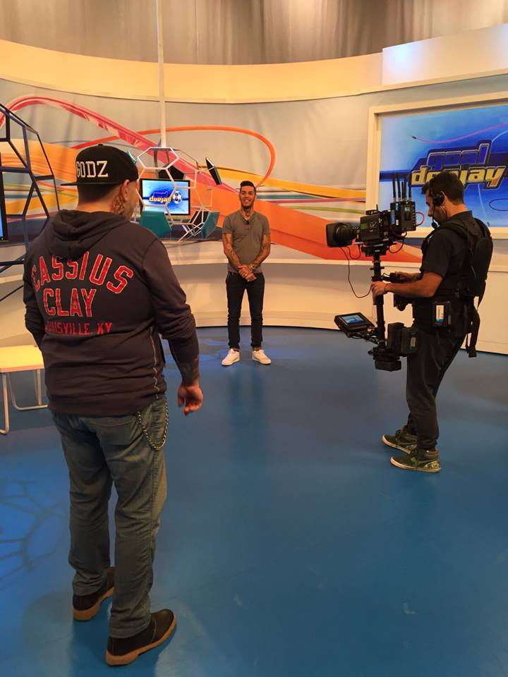 godzfranchini's tweet photo. Pronta la #flopdeejay della seconda puntata di @goaldeejay condotto da @RealEmisKilla stasera 19.30 @SkySport 1HD http://t.co/5YVLkVUcIb