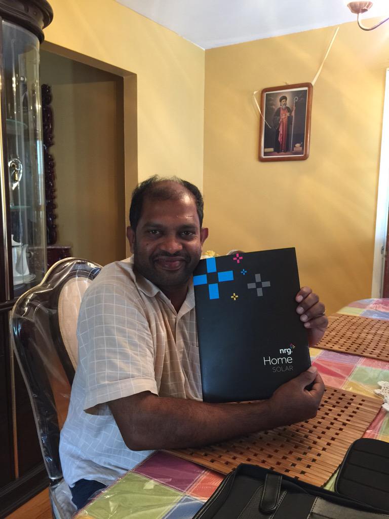 markhaddad7's tweet photo. Mr. Cherian in #Yonkers just cut his bill in half by switching to direct energy supply company !!!
#NrgHappyFaces http://t.co/rOGX9MnVXo