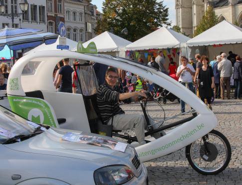 BGMechelen's tweet photo. Voor #gidsfiets lopen de reservaties binnen. Als je nog mee wil in oktober wordt het #reppen. http://t.co/sC64Fxra5y http://t.co/O3A8RSDkt0