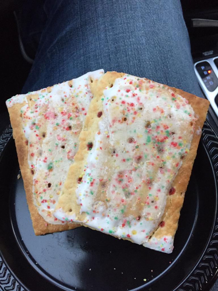 ClintStoerner's tweet photo. Takin it way back this morning @MariaTaylor7 #StrawberryPops #GoldenEdges #Butter #ALoftBFast http://t.co/n16IS9Lehv