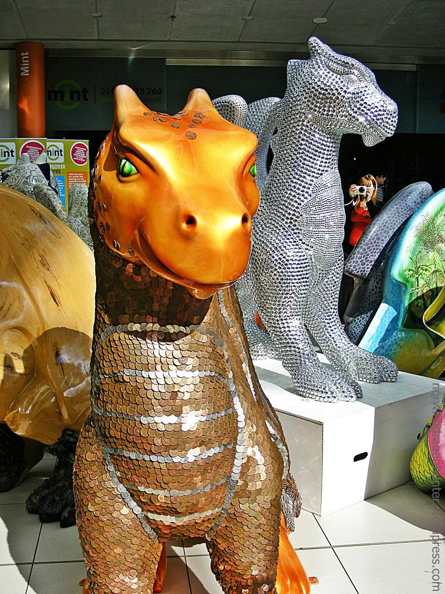 TODAY <a href="/TheForumNorwich/">The Forum Norwich</a> is the very #LastChanceToSee @GoGoDragons2015 #ggd15 norwichdragonhunter.wordpress.com/2015/09/29/las…