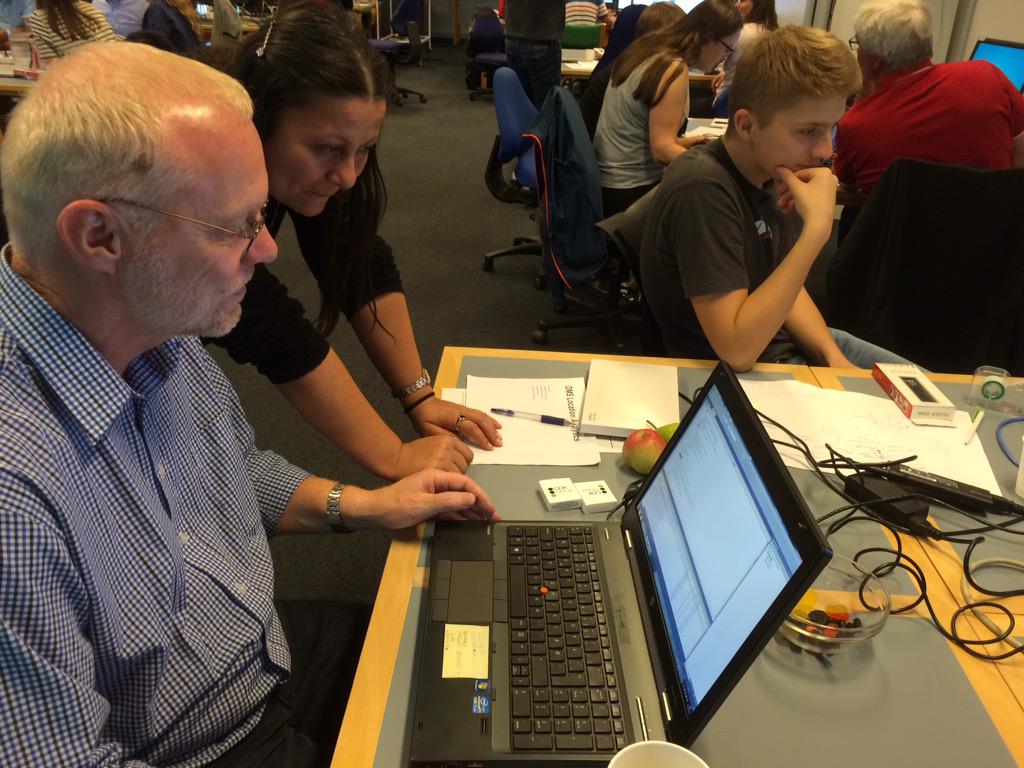 froekjaer's tweet photo. @CDK_Hack Brainwaves in action http://t.co/dwksr5JoSg