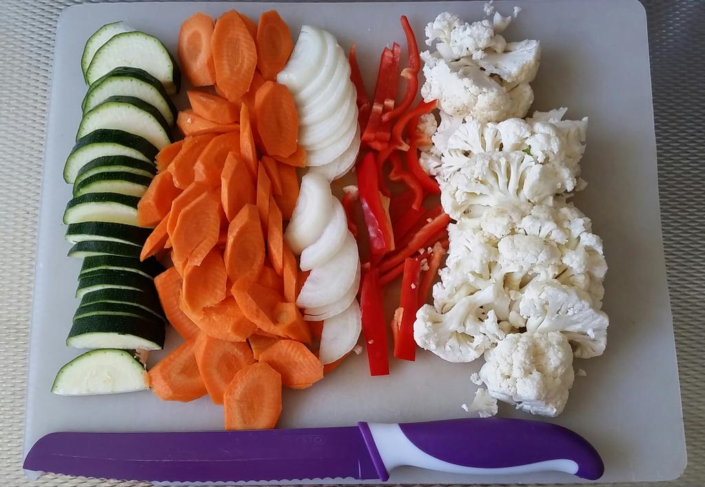 AlvaroMartijn's tweet photo. Take your #veggies every day.
My #recipe :-water,vinager and black peper.Veggies in boild water for 4 minutes enjoy;) http://t.co/4CKZiiHVGu