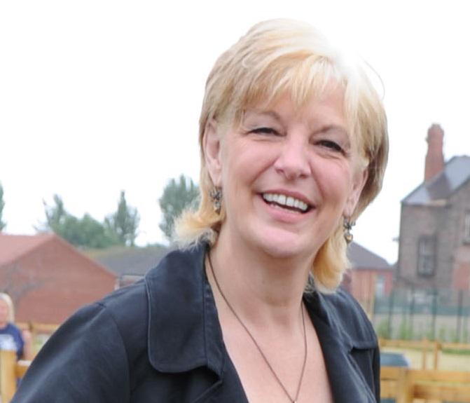 LivEchonews's tweet photo. Former Merseyside police commissioner Ann O'Byrne drove off from scene of crash http://t.co/kPxtJb5Y3r http://t.co/n7ygdsJUCd