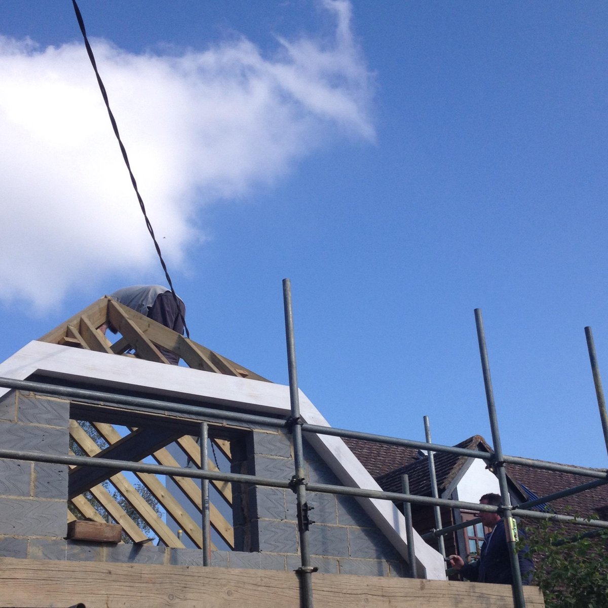 StudioStarbuck's tweet photo. One of those ‘rare’ days when roofers get blue skies! Coming along nicely #architecture #interiors #blueskies http://t.co/Hsy09khIq2