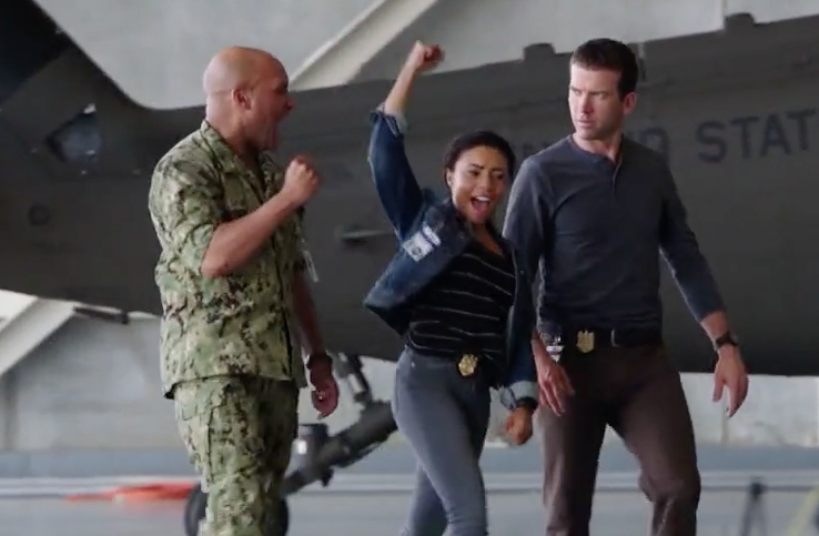 wareaglereader's tweet photo. Thanks to an @AuburnU class, a Navy SEAL gave a WAR EAGLE! on NCIS: New Orleans http://t.co/sU8xPY8GJW @AuburnTigers http://t.co/6QHOZEUWBc