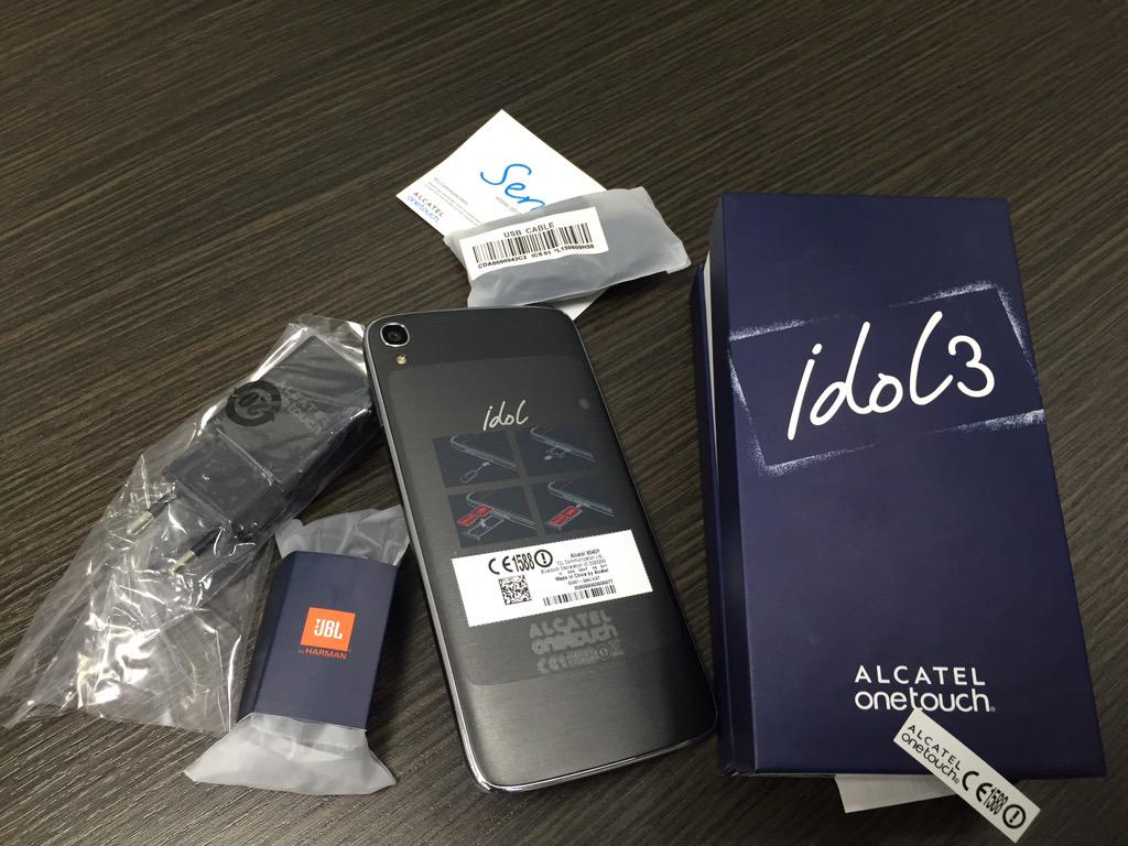 MacJordaN's tweet photo. #MobileWednesday: Unboxing the Alcatel OneTouch IDOL 3 phone. #alcatel #idol3 http://t.co/O24AYo7Apl